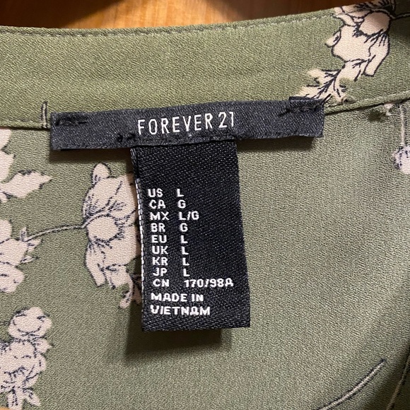 Forever 21 Long Sleeved Med Length Printed Top - Picture 2 of 2